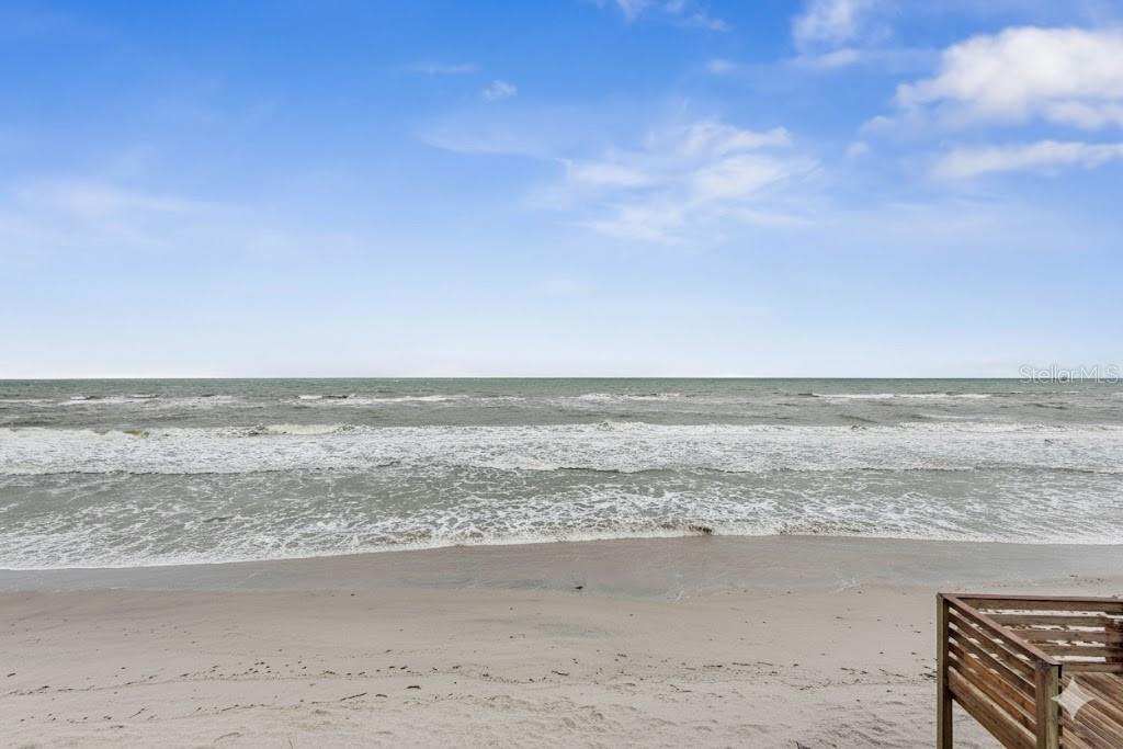 BEACH HOUSE CONDO - Residential