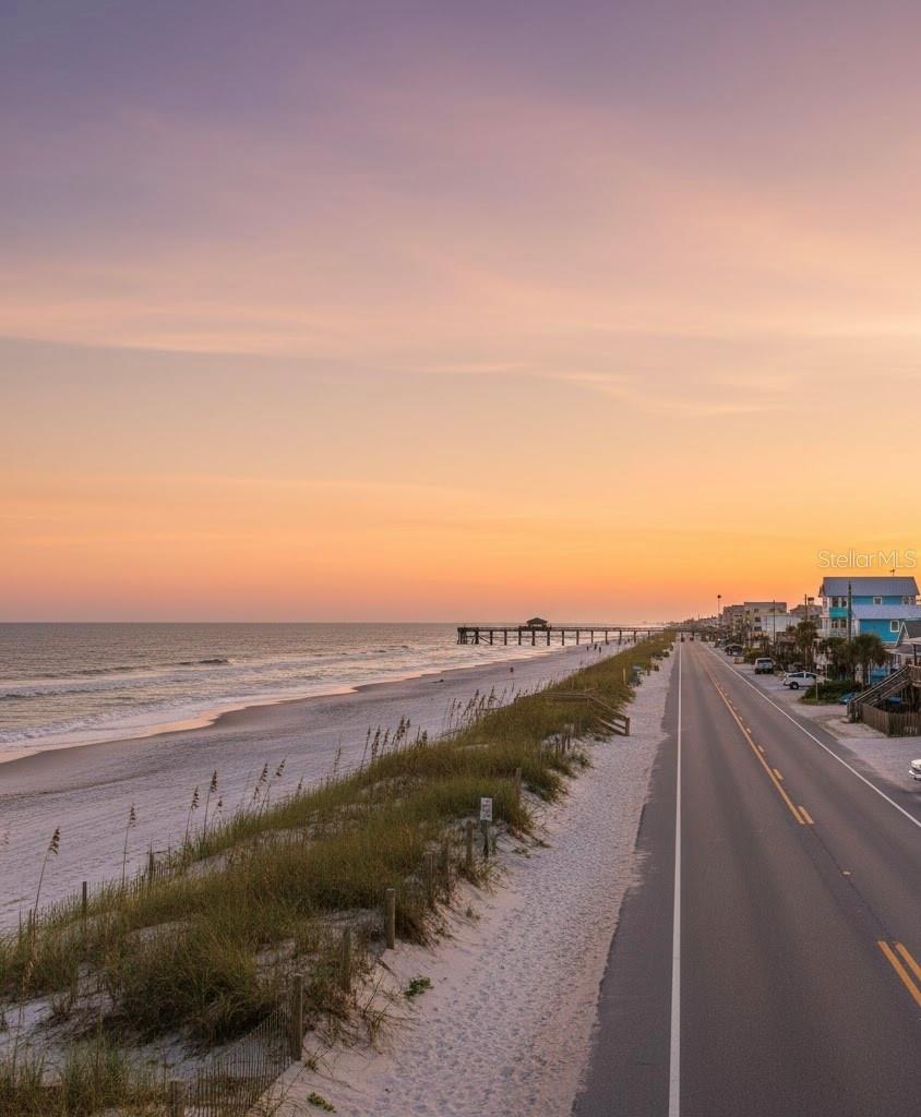 BEACH HOUSE CONDO - Residential