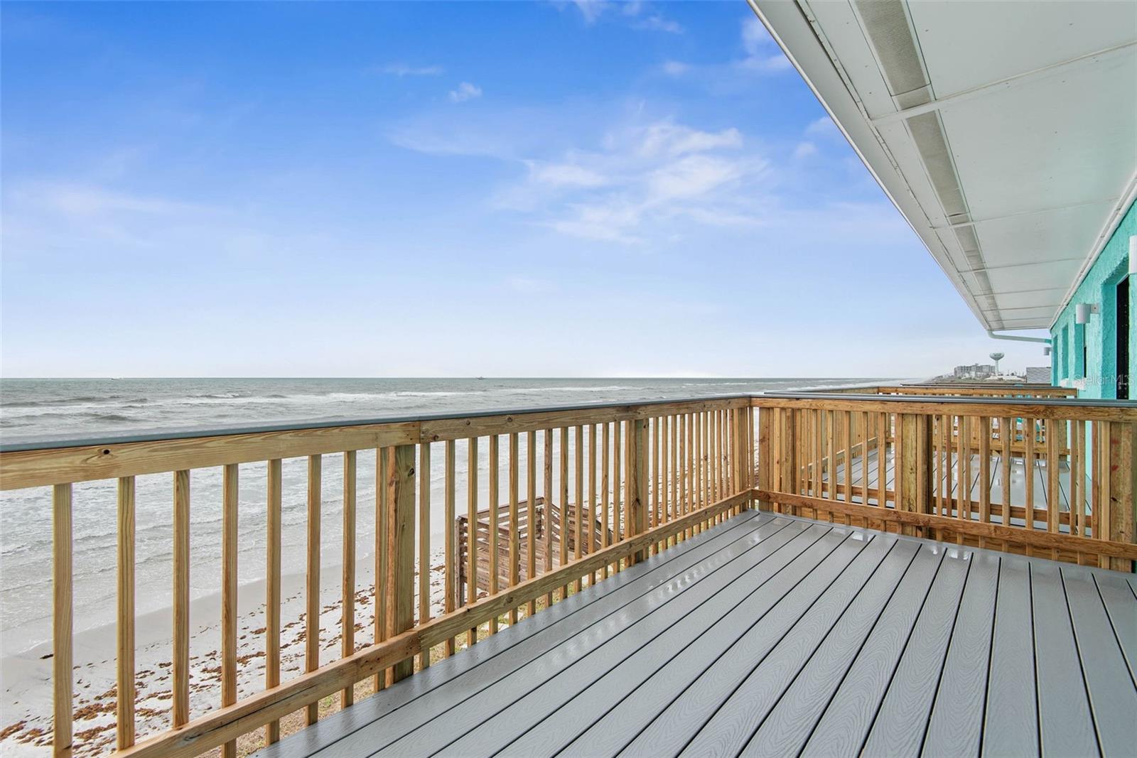 BEACH HOUSE CONDO - Residential