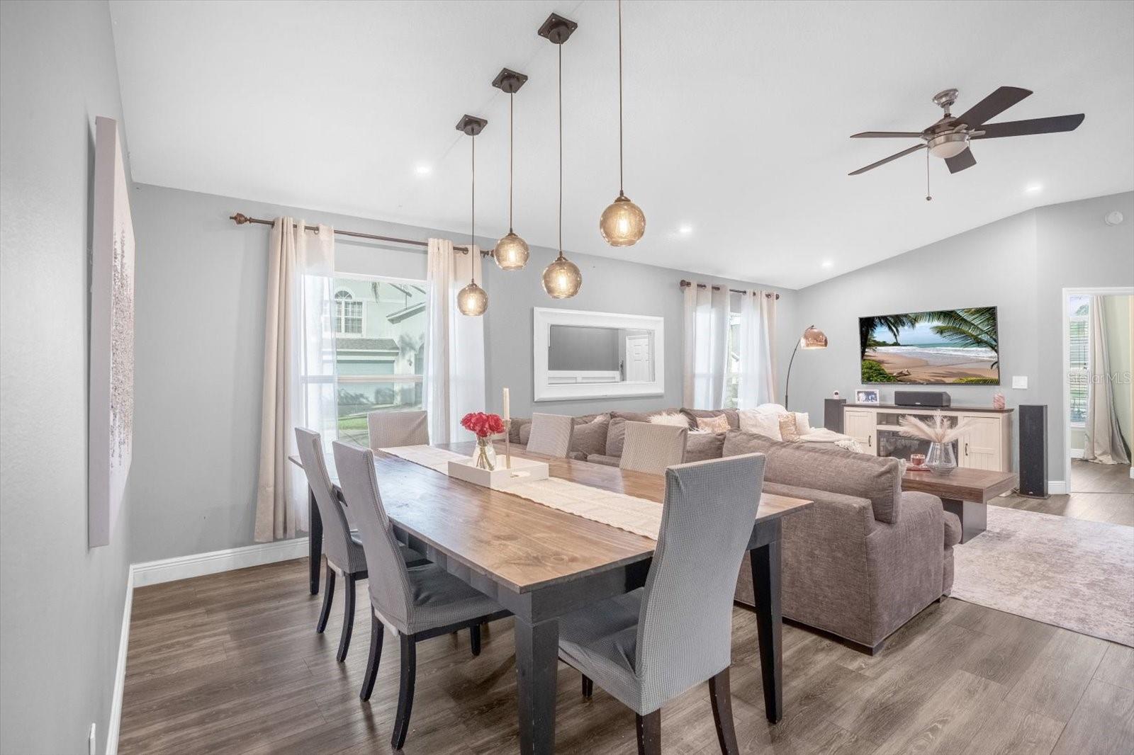 CHASE GROVES UNIT 3 - Residential