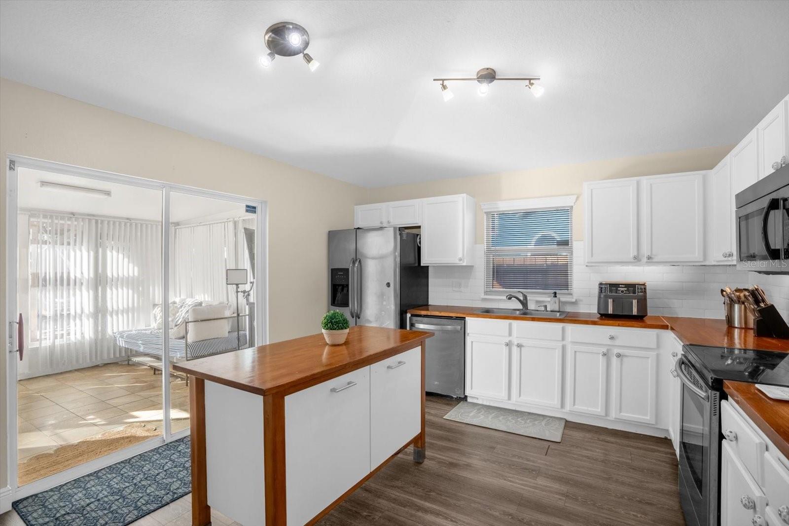 CHASE GROVES UNIT 3 - Residential