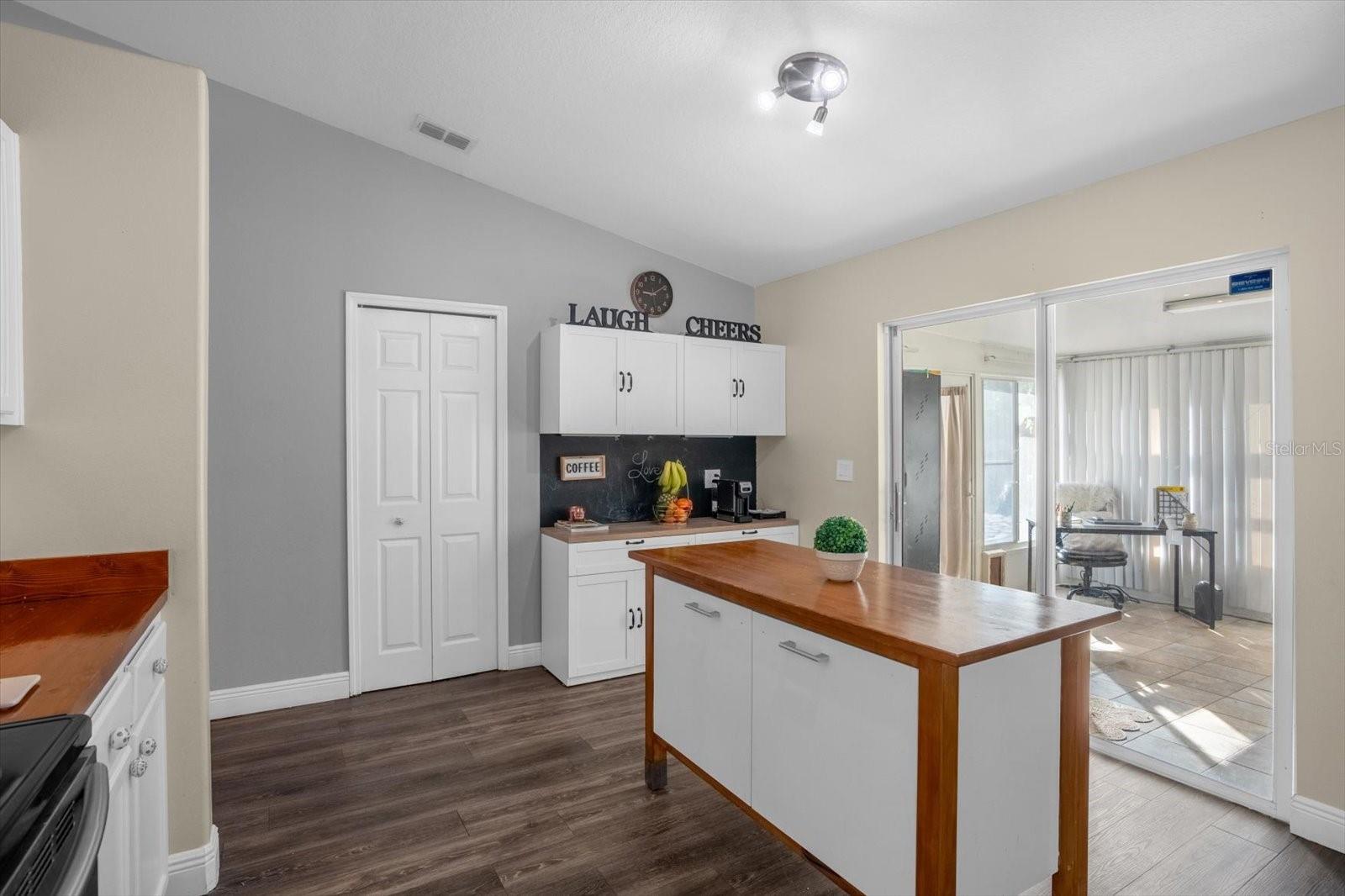 CHASE GROVES UNIT 3 - Residential