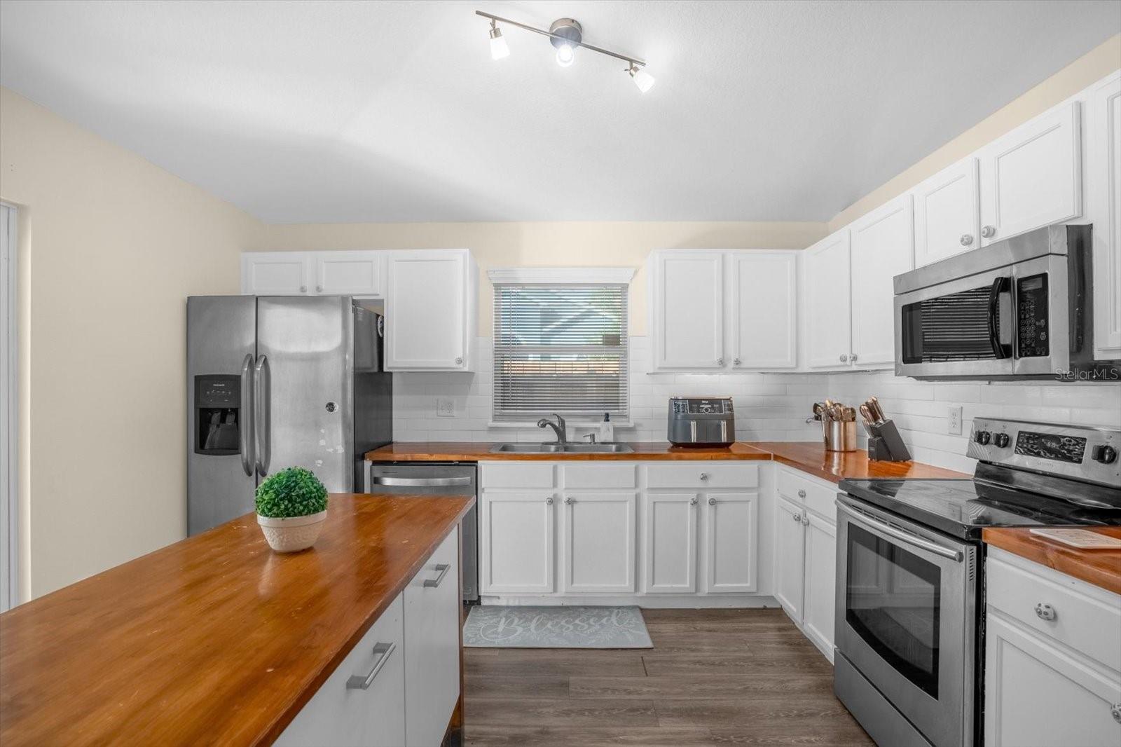 CHASE GROVES UNIT 3 - Residential