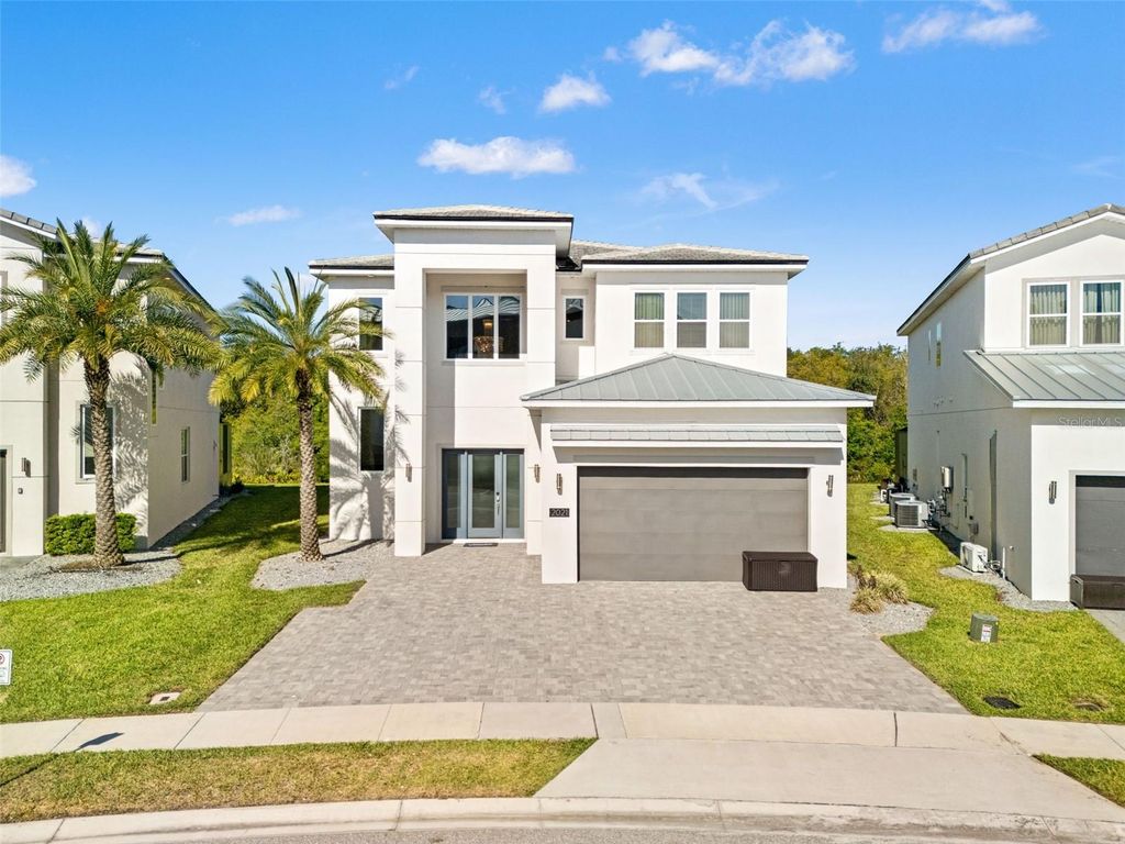 Photo of 2021 Oak Creek Loop, Davenport, FL 33837 (MLS # O6400554)