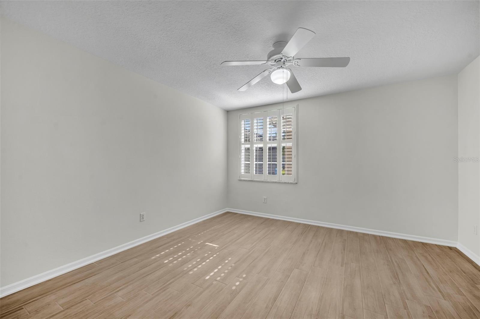 VERANDA II/LK HART - Residential Lease