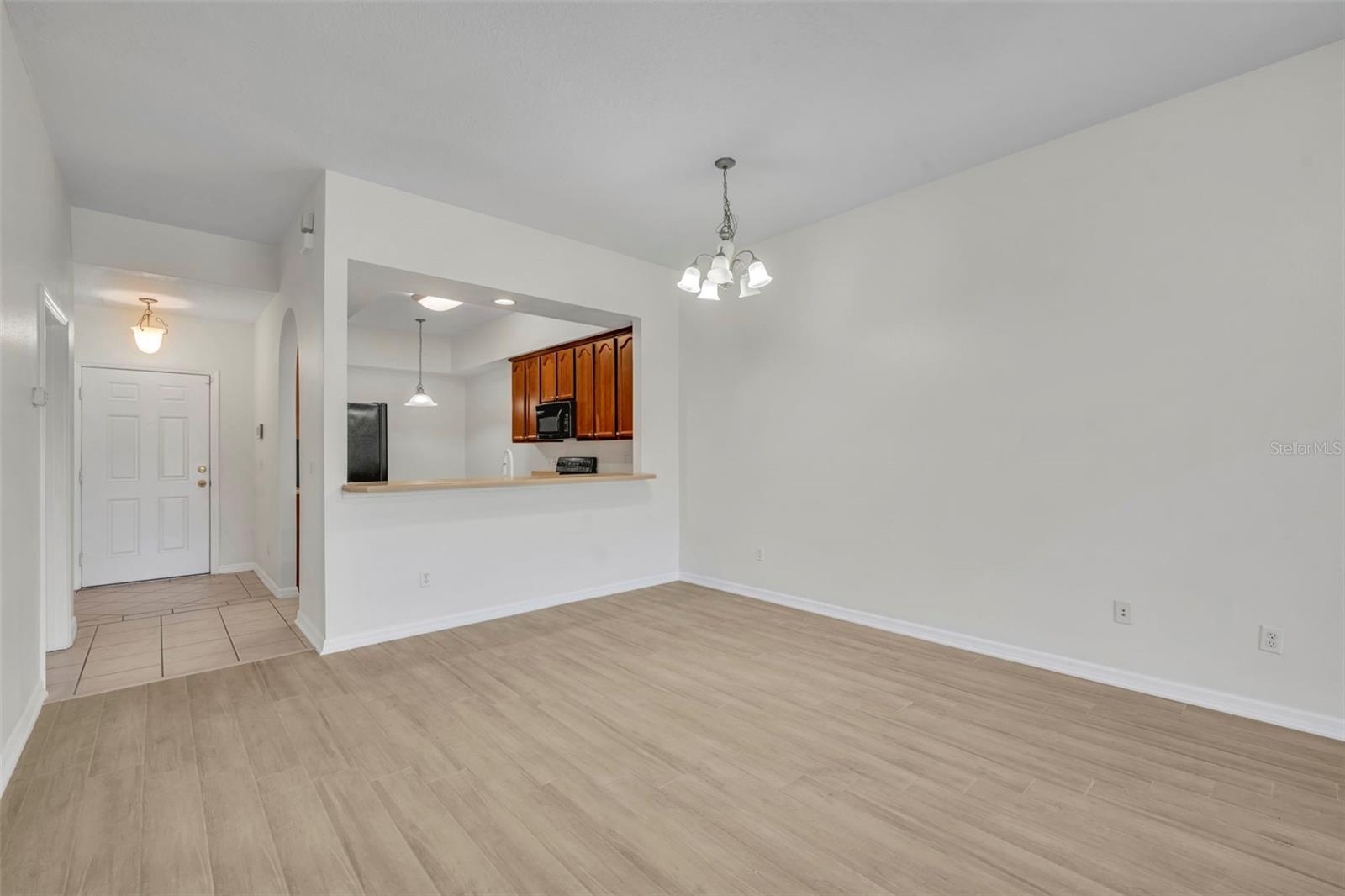 VERANDA II/LK HART - Residential Lease