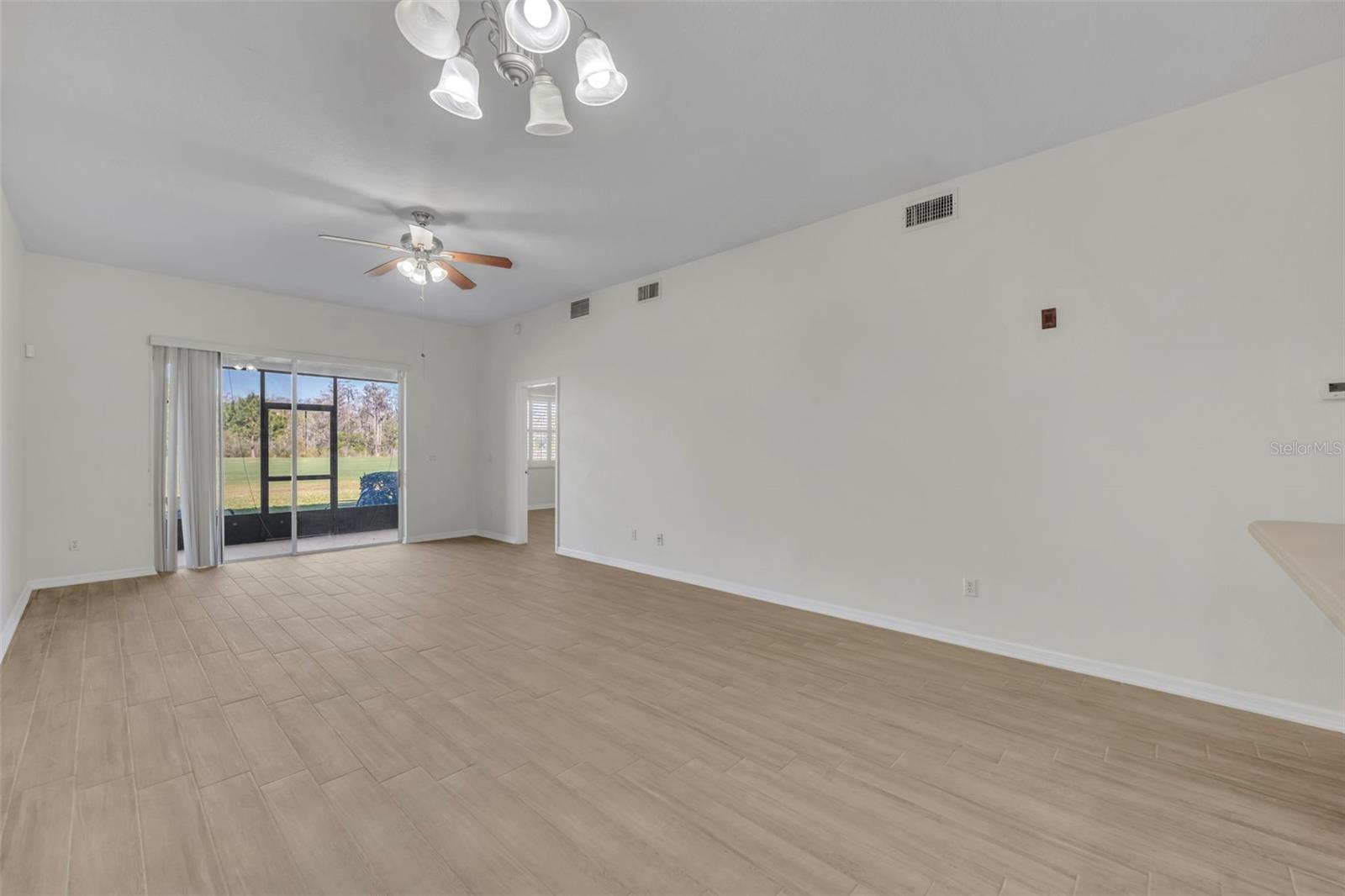 VERANDA II/LK HART - Residential Lease