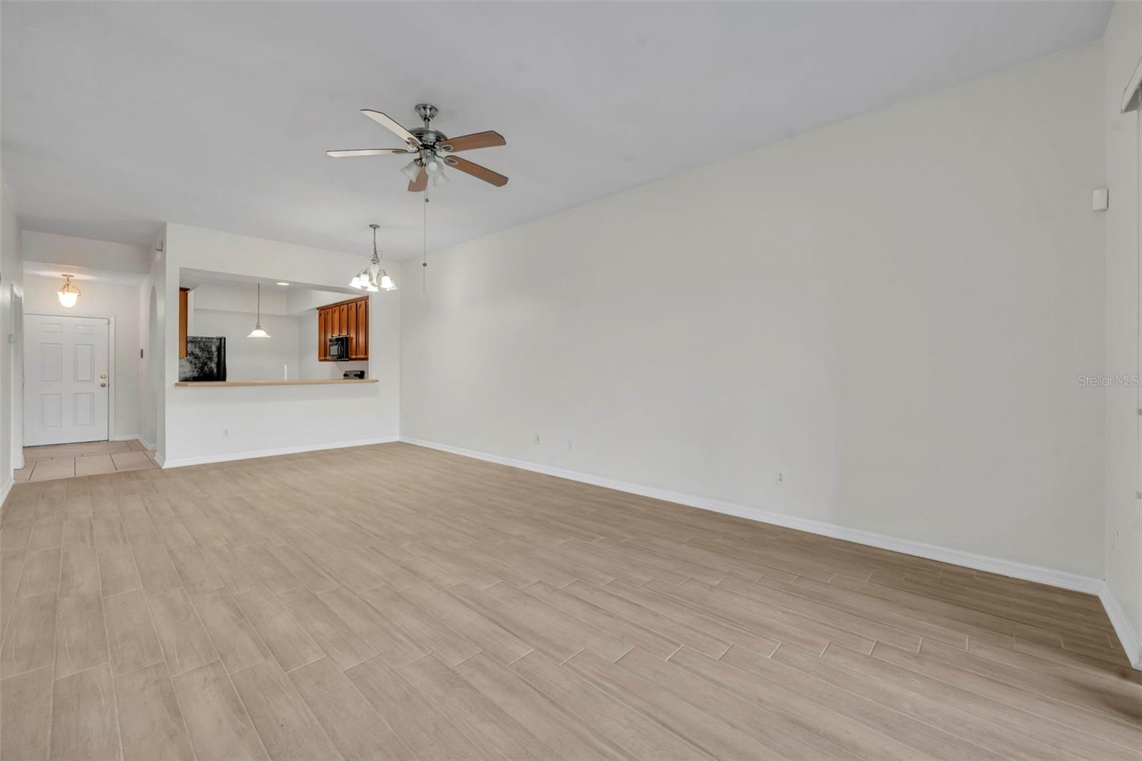 VERANDA II/LK HART - Residential Lease