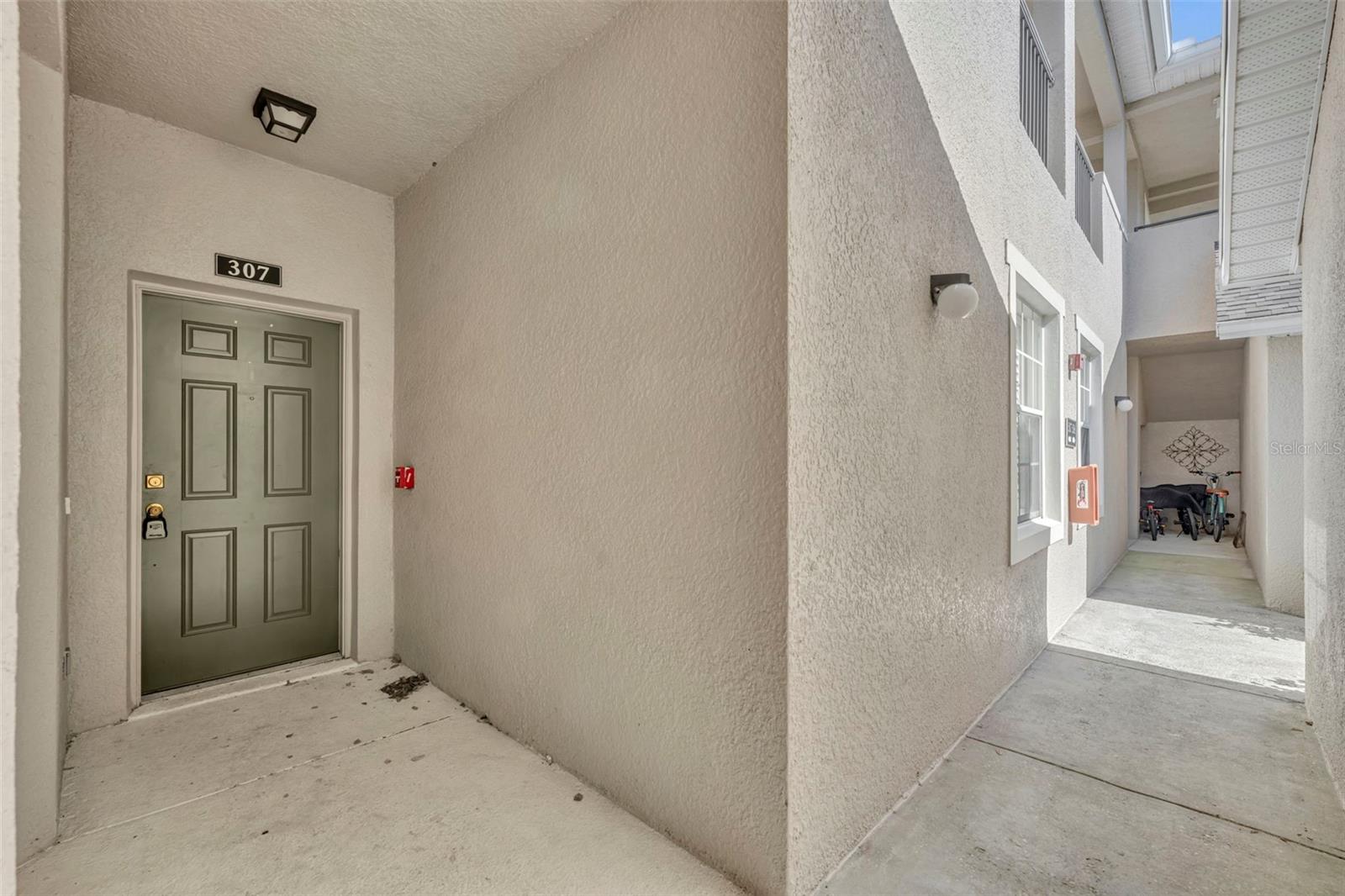 VERANDA II/LK HART - Residential Lease