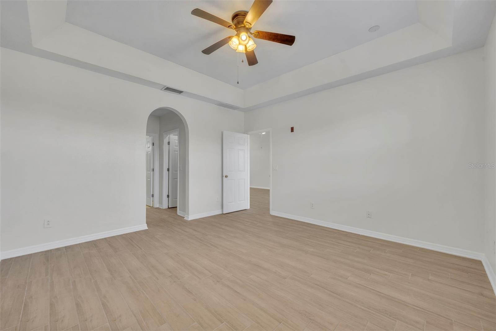 VERANDA II/LK HART - Residential Lease