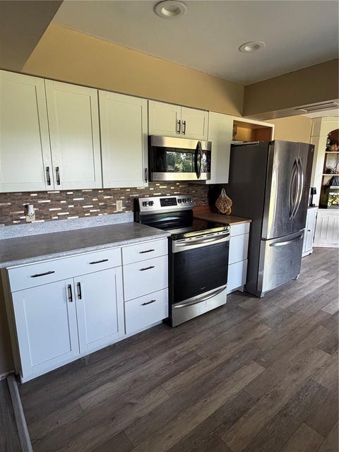 Tiny photo for 34205 Radio Road, Leesburg, FL 34788 (MLS # G5118205)
