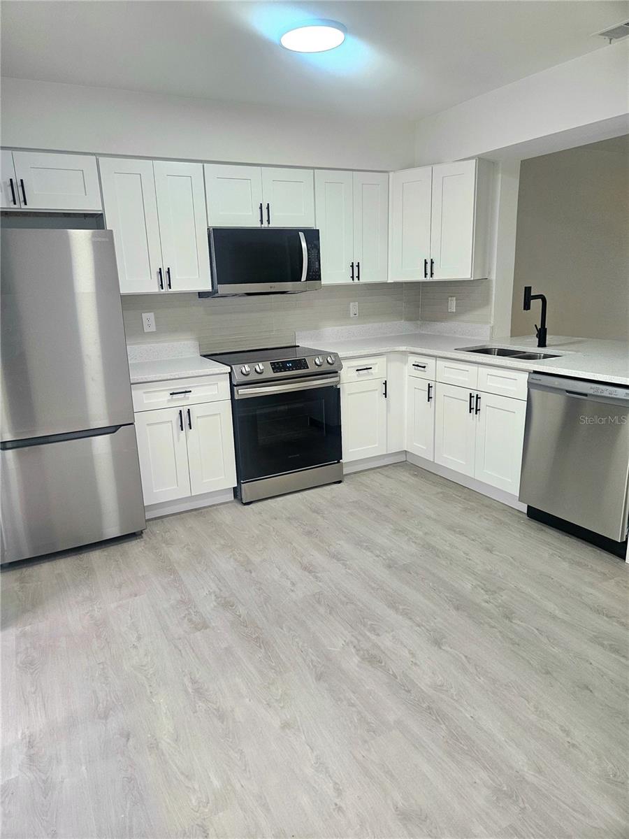 MOSS COVE - Residential