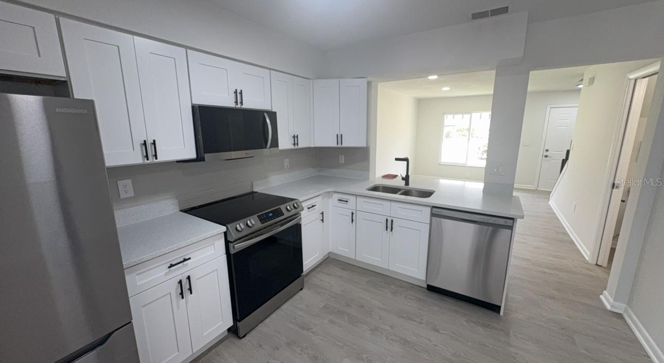 MOSS COVE - Residential