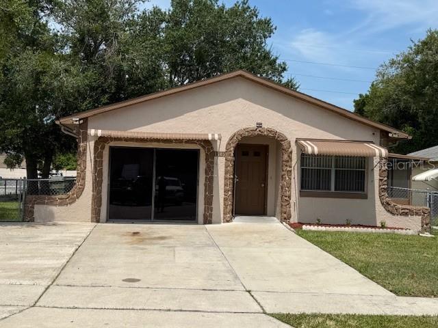take a look at this well maintain home located in a great neighborhoods on a corner lot close to shopping, public transportation and close to downtown Kissimmee with plenty of entertainment. this property has an updated electrical panel and the home has been re-piped as well. also it has a new roof install in 2023. the camera system will also convey with the home.
New kitchen appliances, no HOA, Great schools.