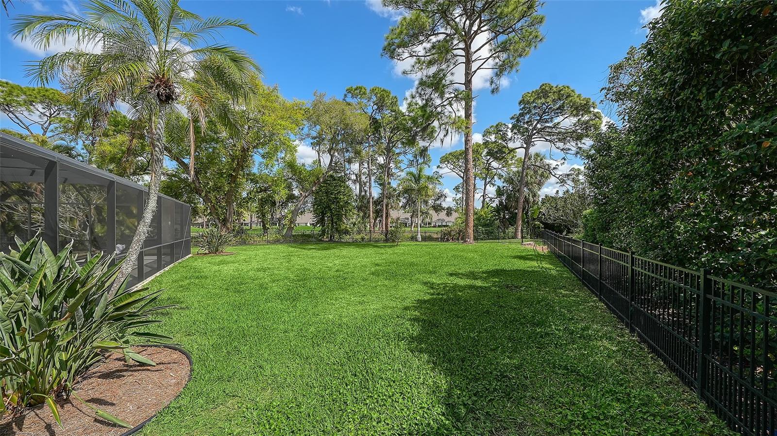 BROADMOOR PINES - Residential