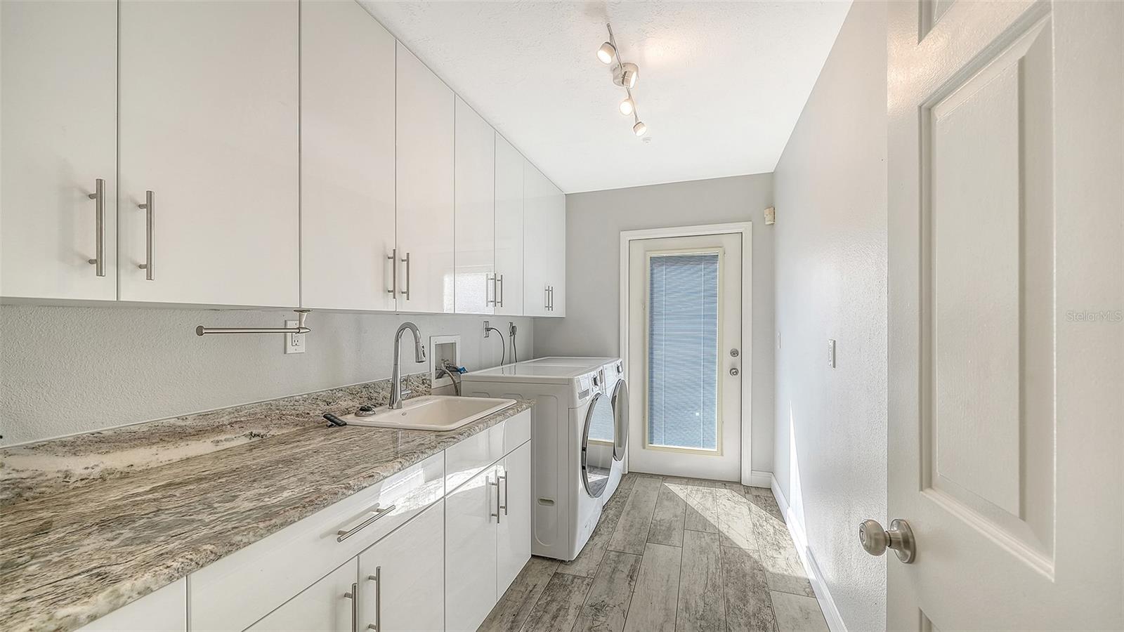 BROADMOOR PINES - Residential