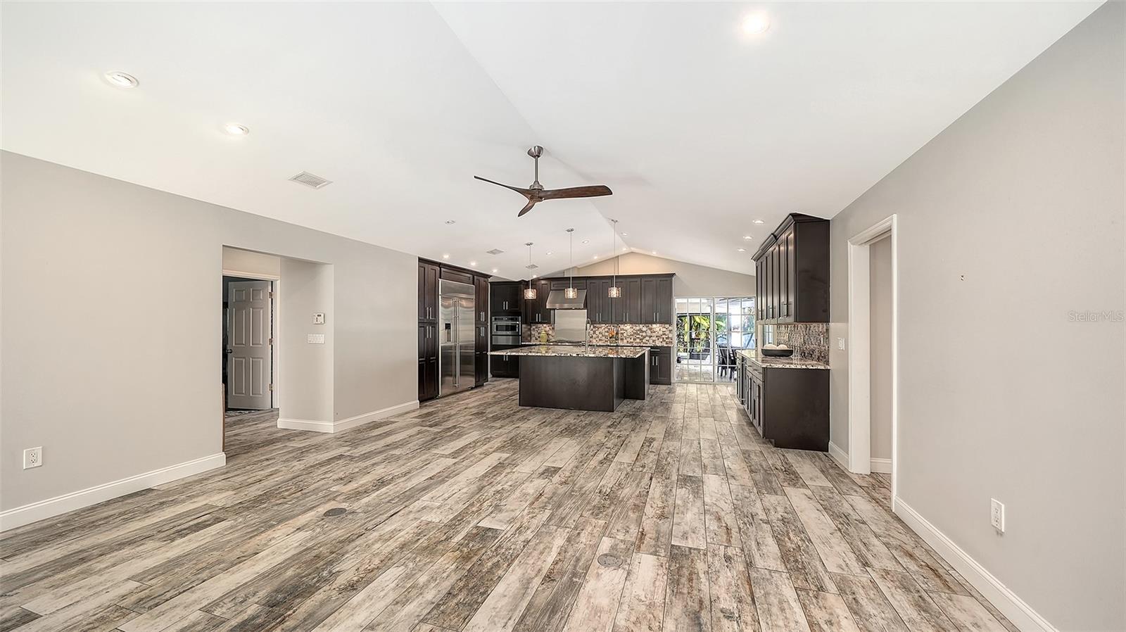 BROADMOOR PINES - Residential