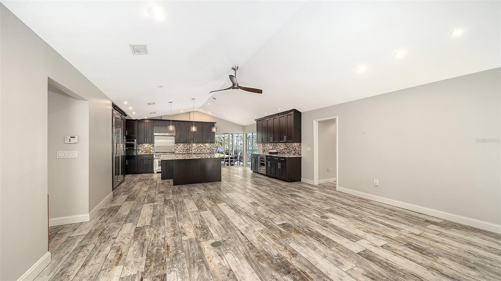 BROADMOOR PINES - Residential