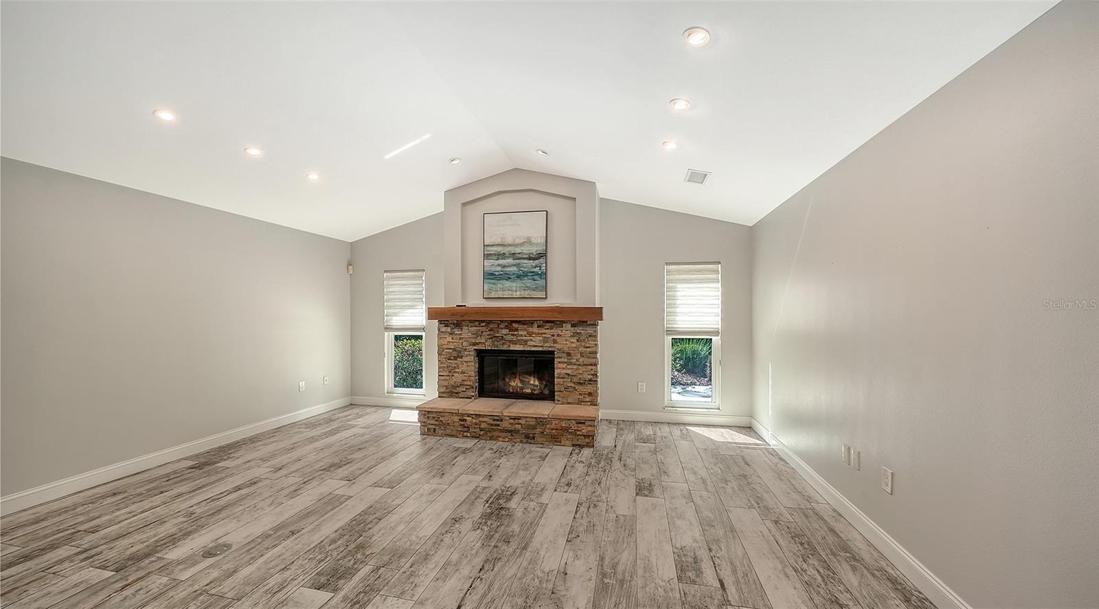 BROADMOOR PINES - Residential