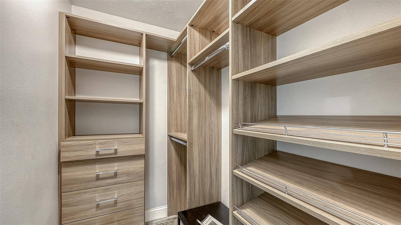 BROADMOOR PINES - Residential