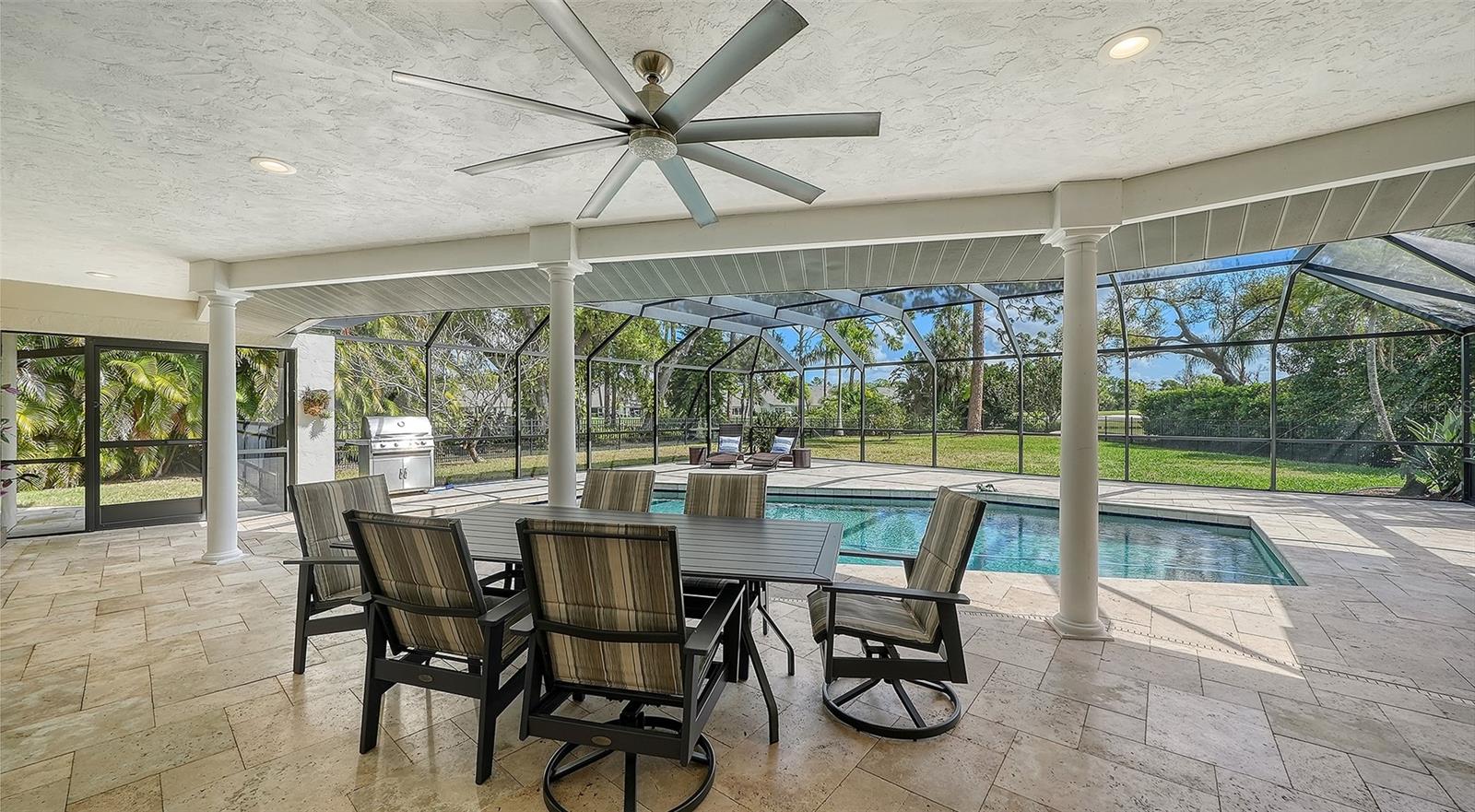 BROADMOOR PINES - Residential