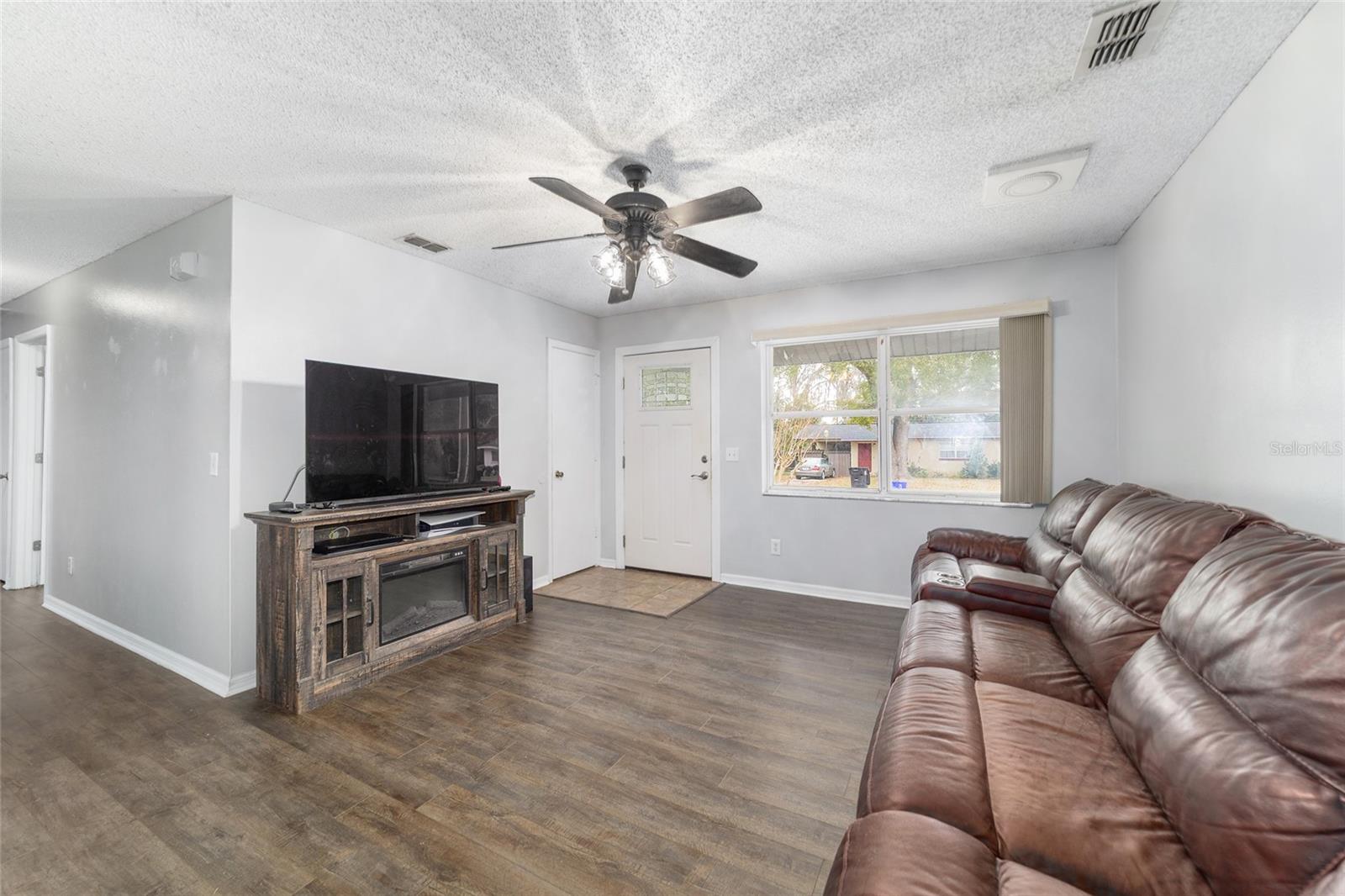 EASTSIDE ESTATE - Residential