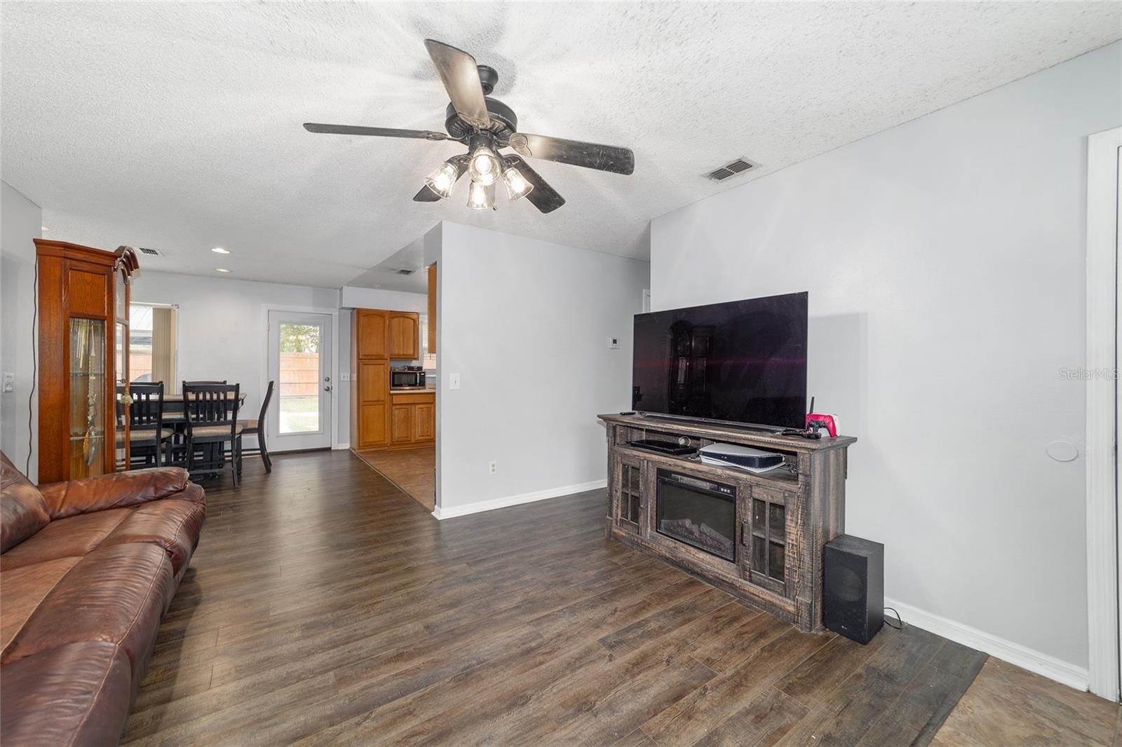 EASTSIDE ESTATE - Residential