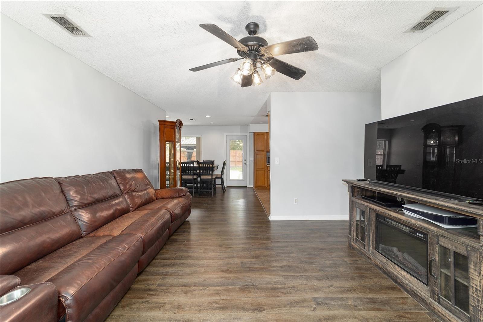 EASTSIDE ESTATE - Residential