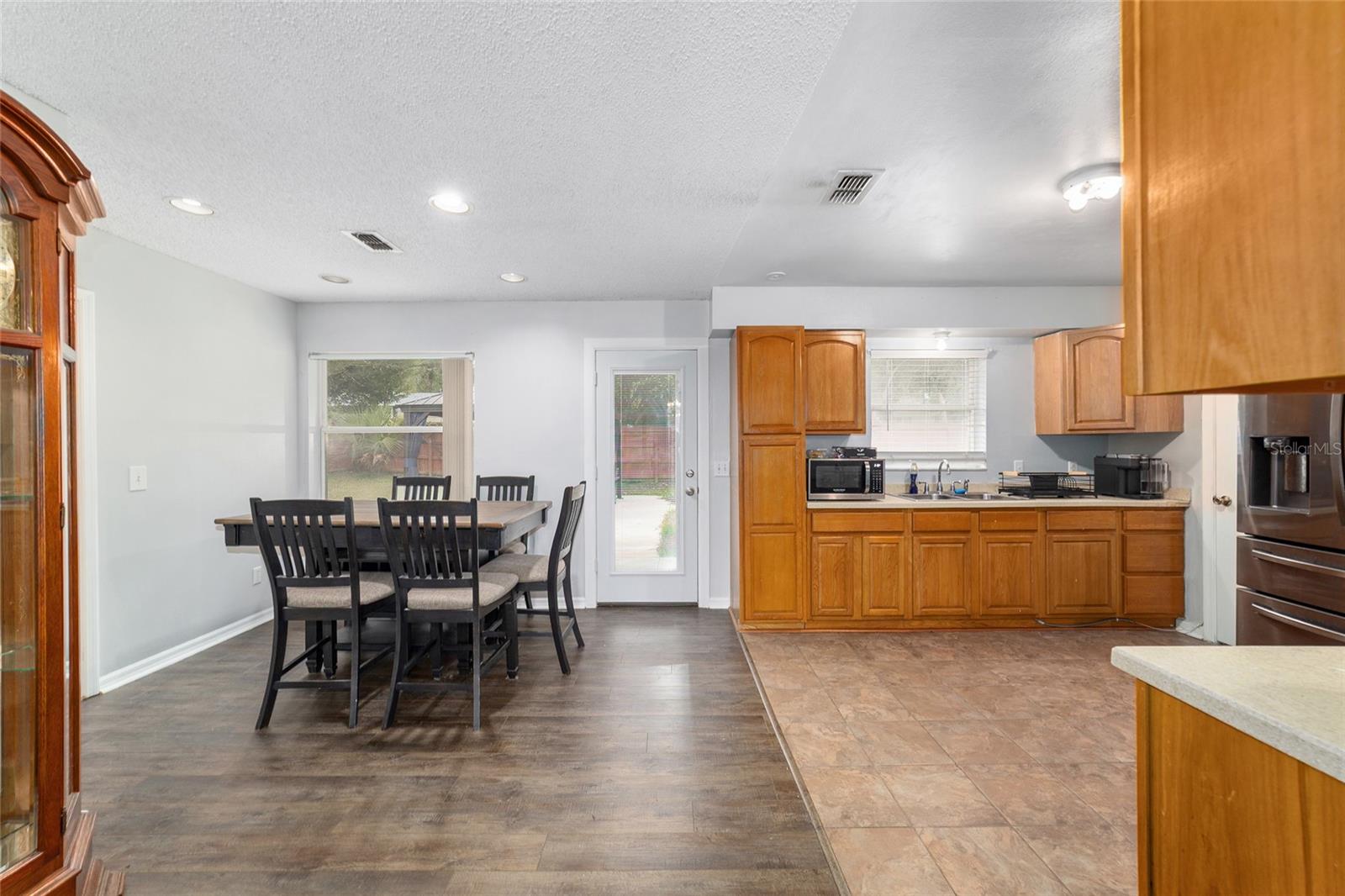 EASTSIDE ESTATE - Residential