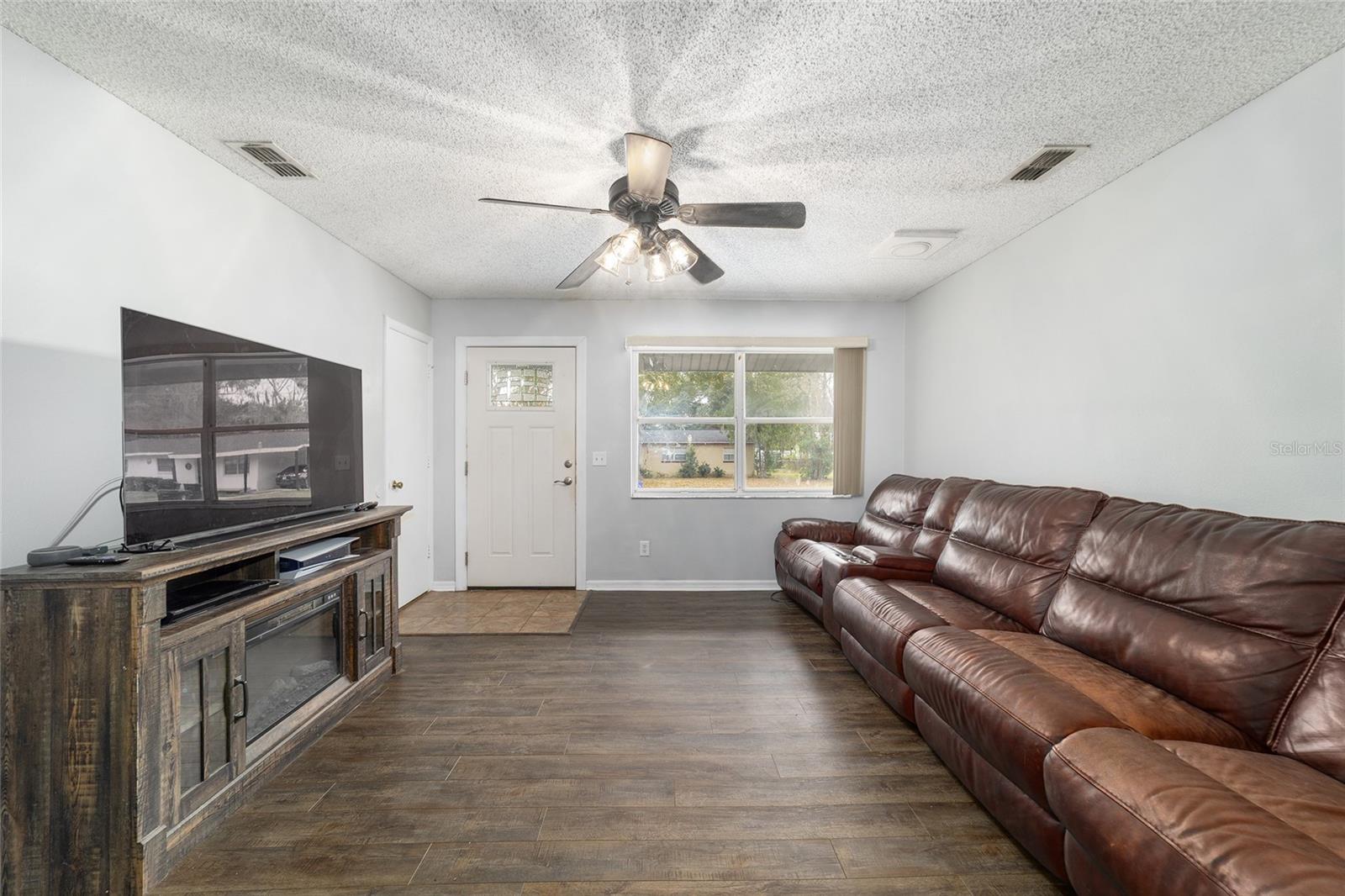 EASTSIDE ESTATE - Residential