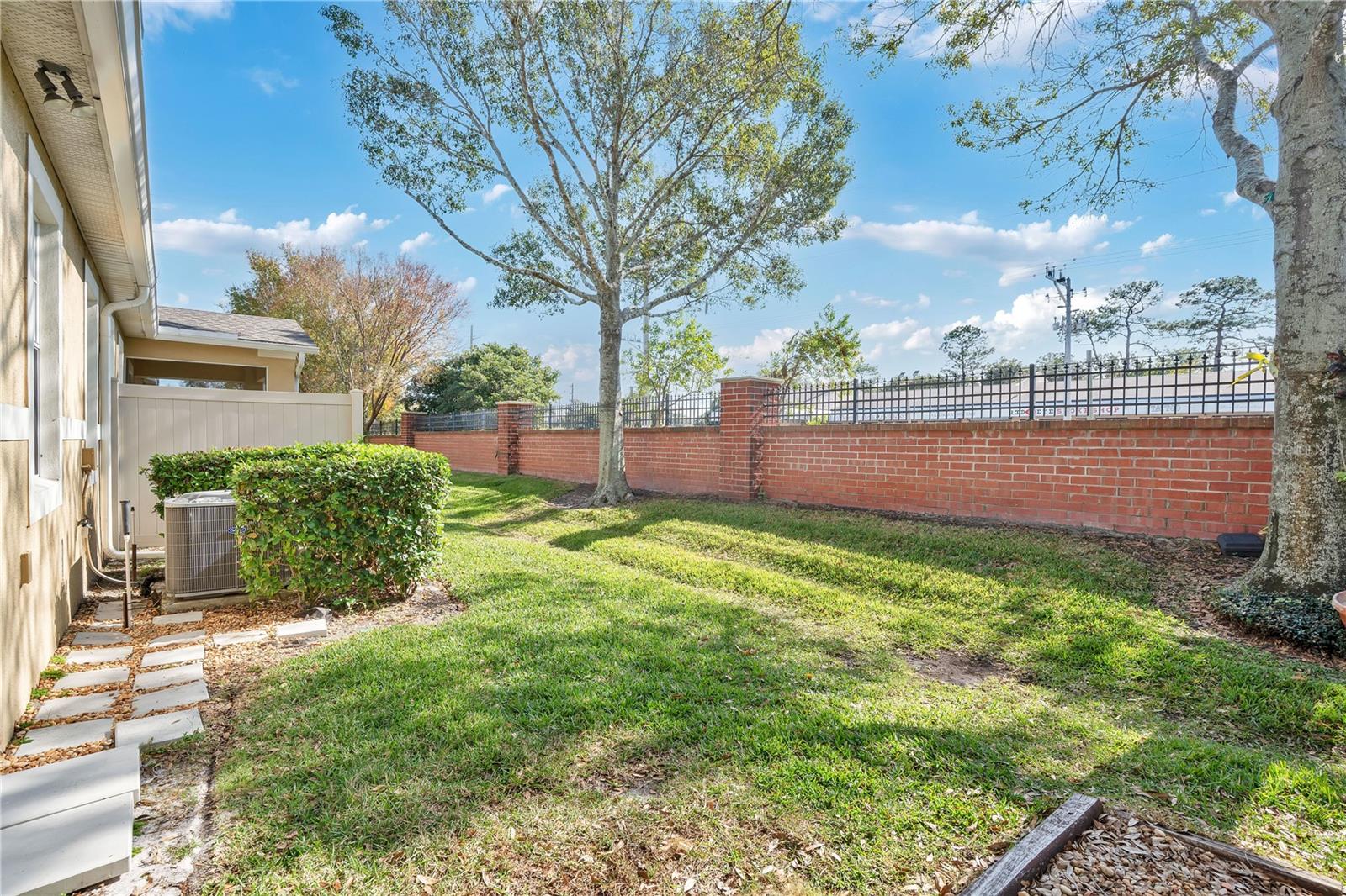 HARBOR WINDS - Residential Lease