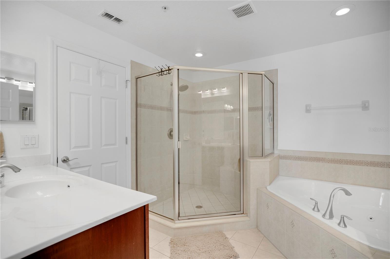 HARBOR WINDS - Residential Lease