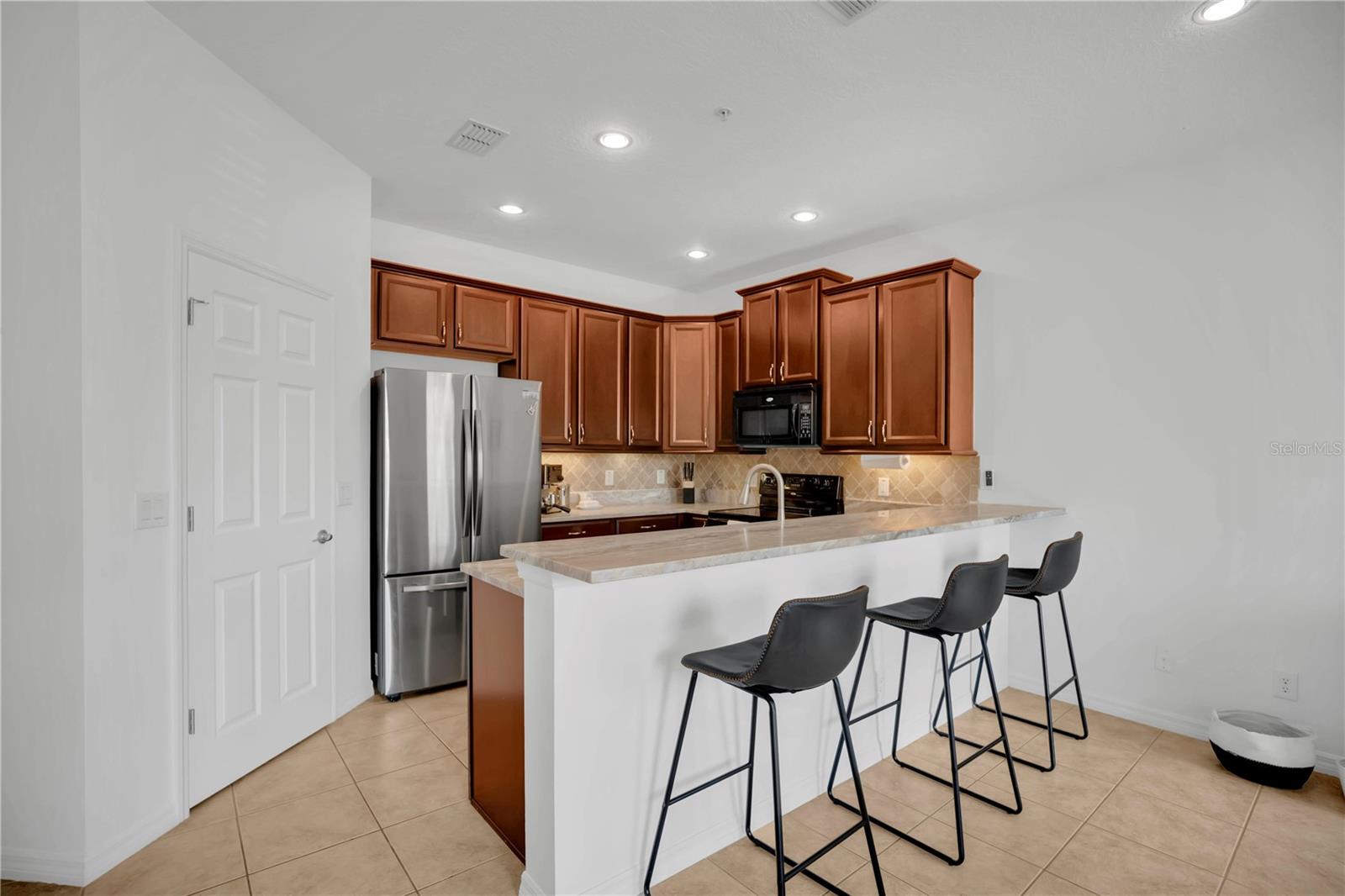 HARBOR WINDS - Residential Lease