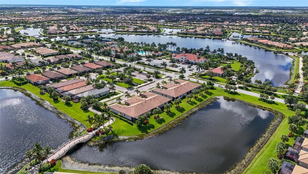 19241 SERAFINA ST, VENICE, FL 34293 - Image d9f3b71a4dea814ea6685ec7949ccdb7/3468261761