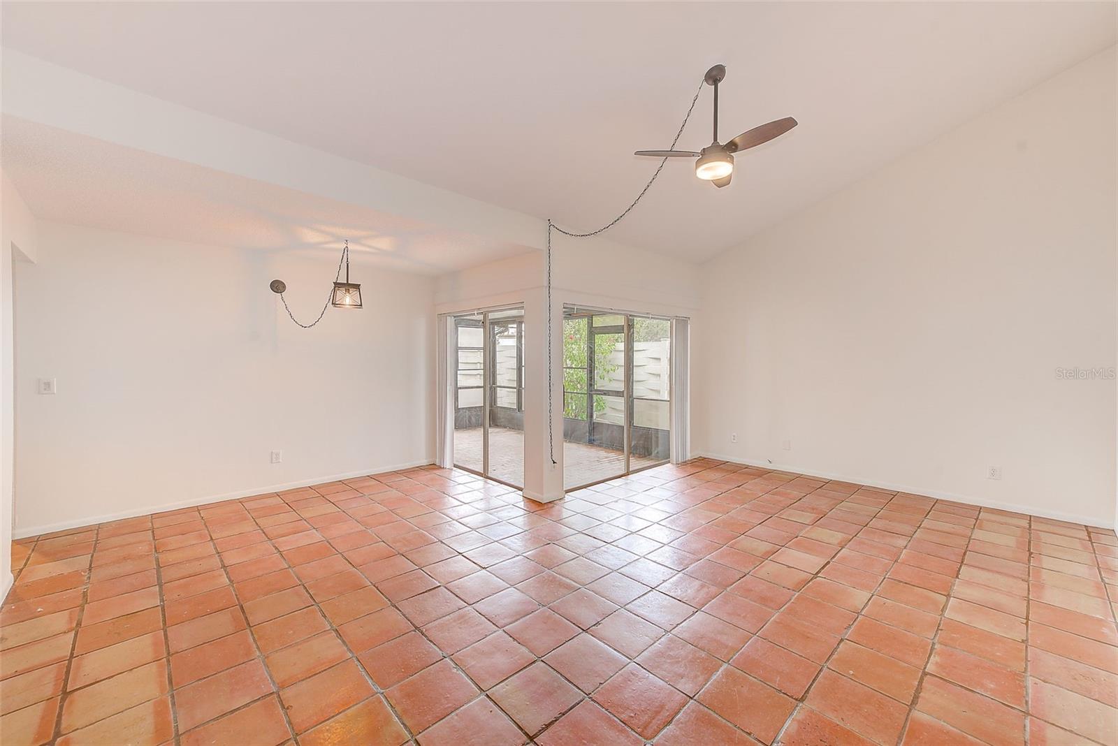 2579 FOREST RUN COURT
