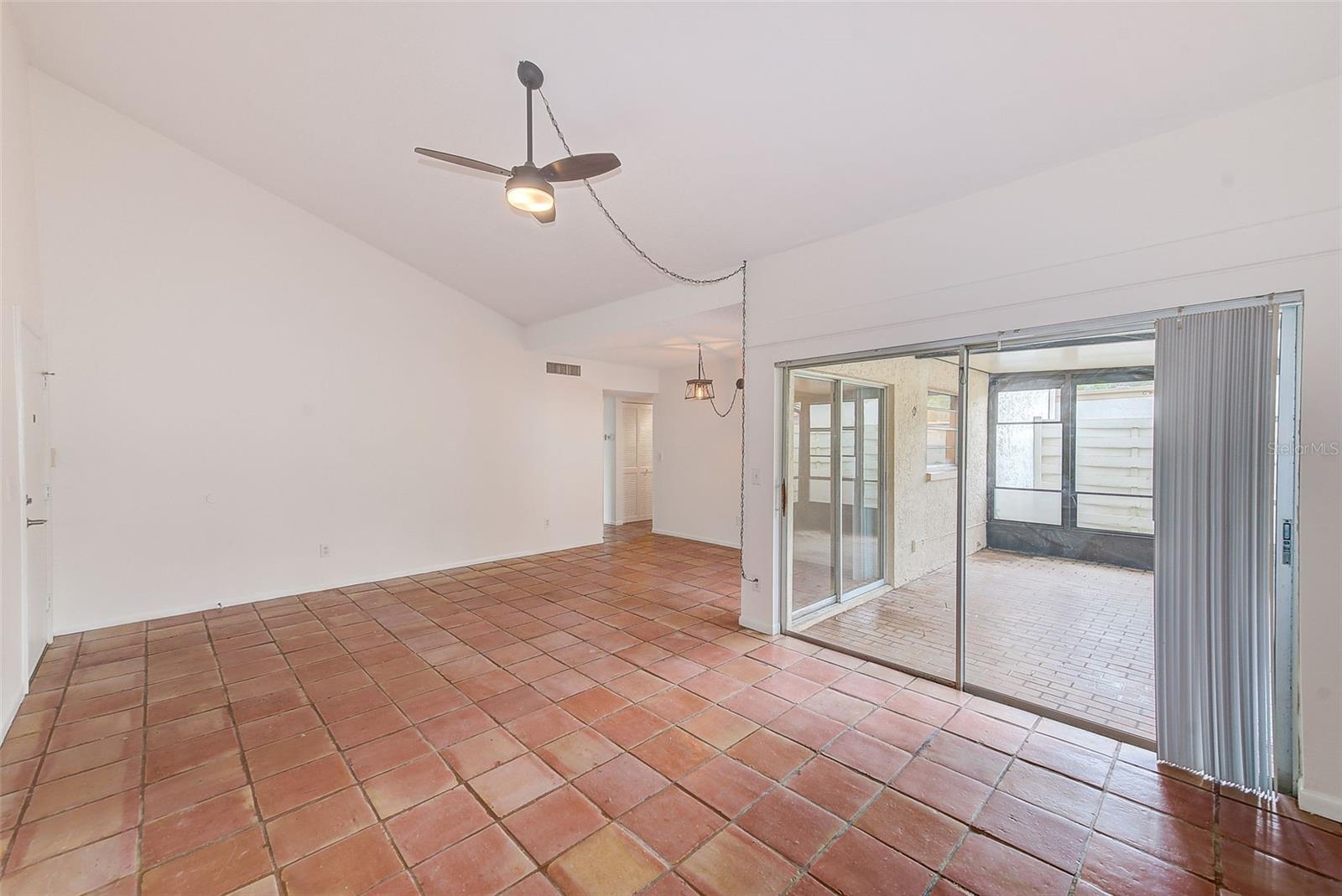 2579 FOREST RUN COURT