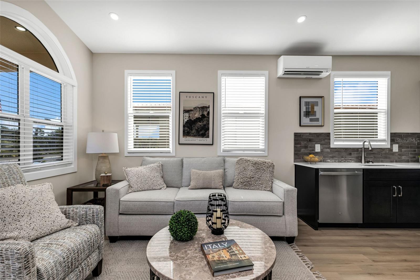 SOLANA COTTAGE RESORT - Residential