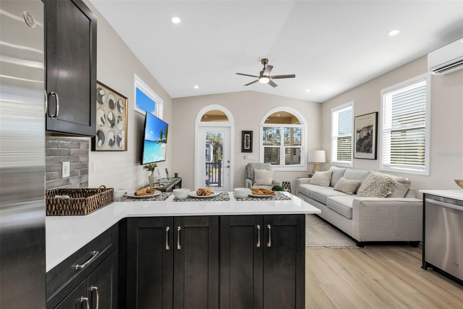 SOLANA COTTAGE RESORT - Residential