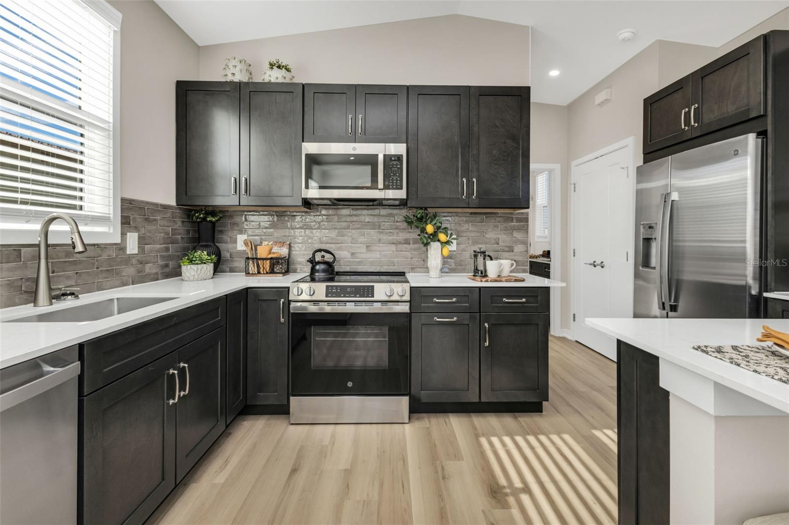 SOLANA COTTAGE RESORT - Residential