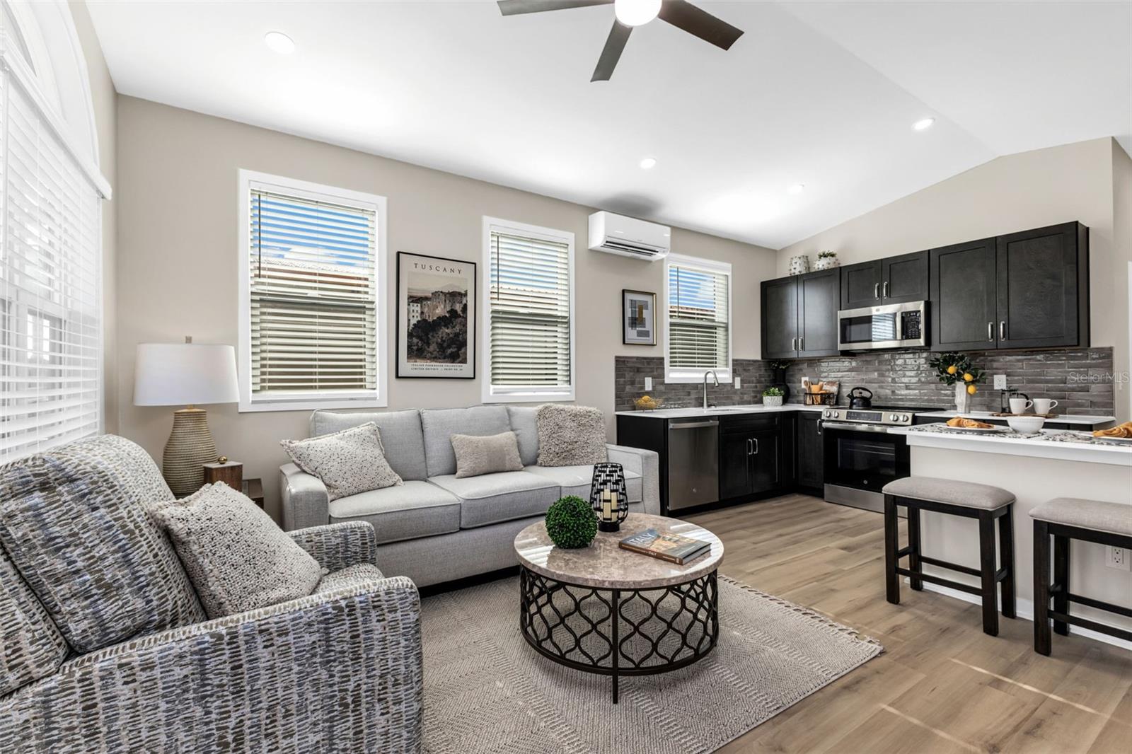 SOLANA COTTAGE RESORT - Residential