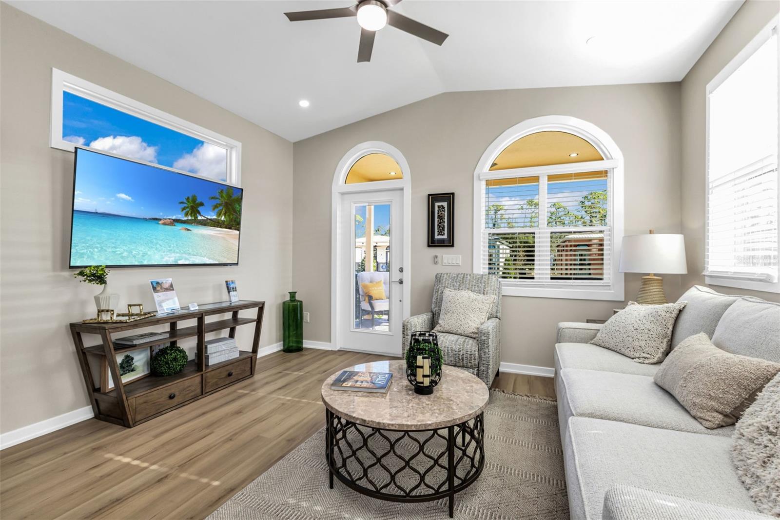 SOLANA COTTAGE RESORT - Residential