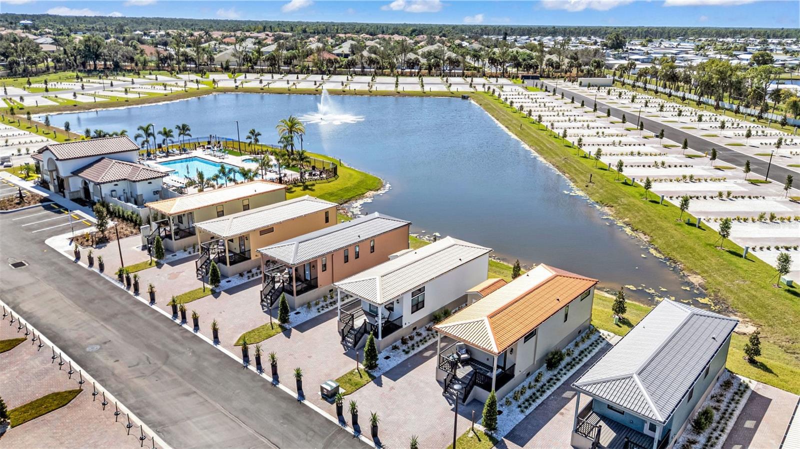 SOLANA COTTAGE RESORT - Residential