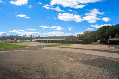 Tiny photo for 9732 SE Us Highway 441 Highway, Belleview, FL 34420 (MLS # OM709834)