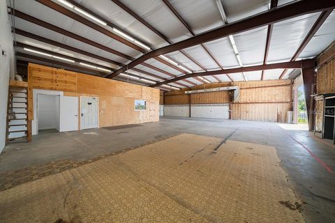 Tiny photo for 9732 SE Us Highway 441 Highway, Belleview, FL 34420 (MLS # OM709834)