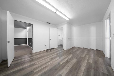 Tiny photo for 9732 SE Us Highway 441 Highway, Belleview, FL 34420 (MLS # OM709834)