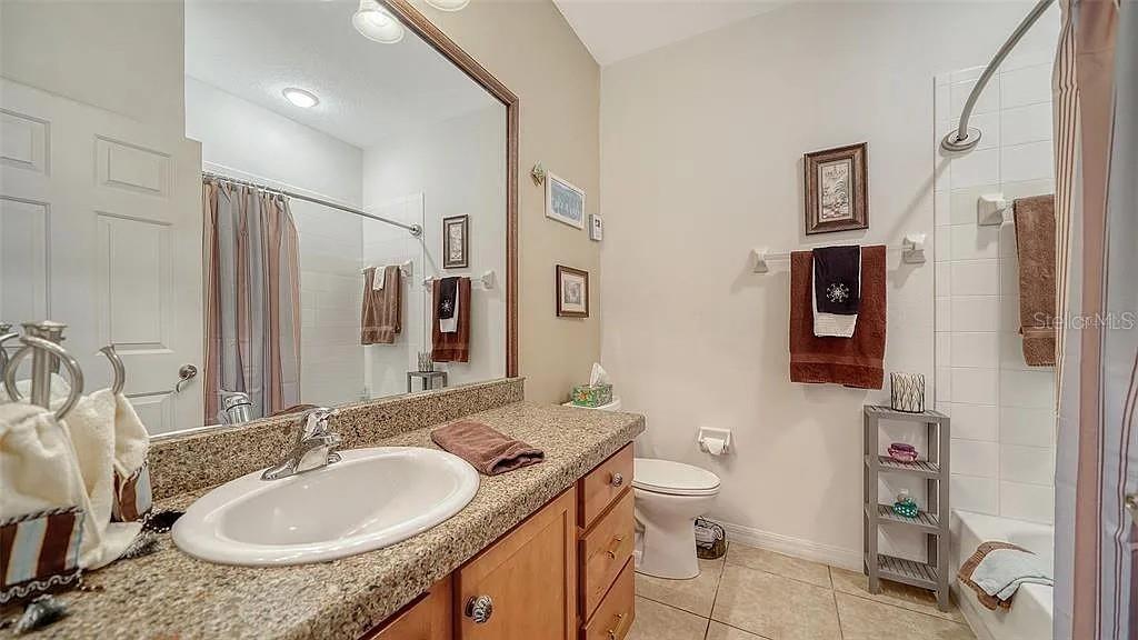PALMER OAKS PH 1 & 2 - Residential Lease
