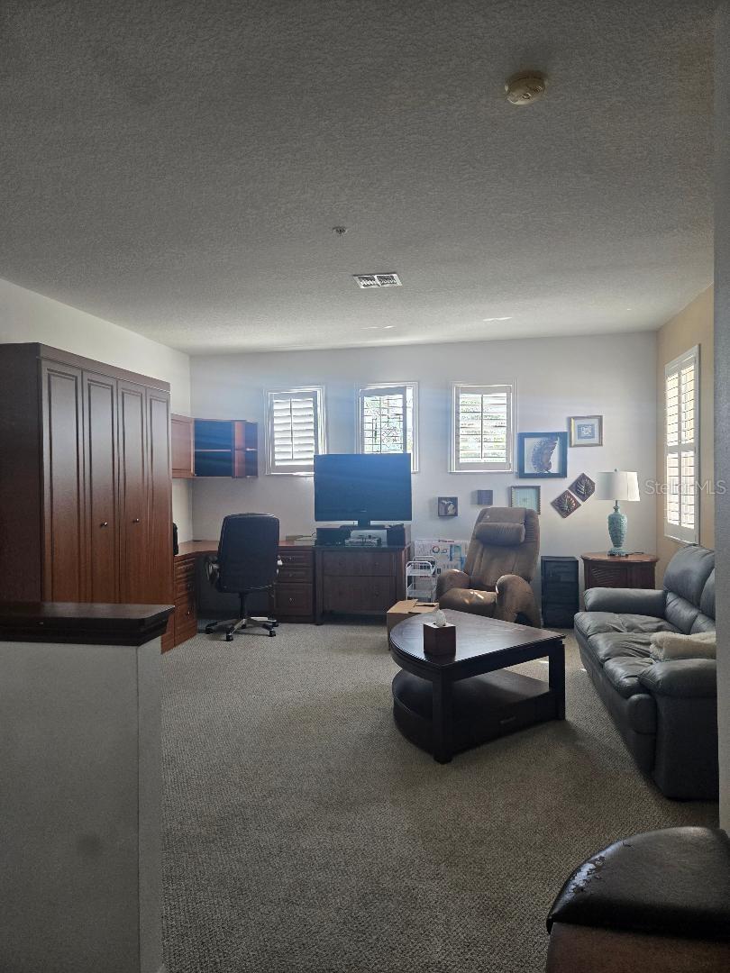 PALMER OAKS PH 1 & 2 - Residential Lease