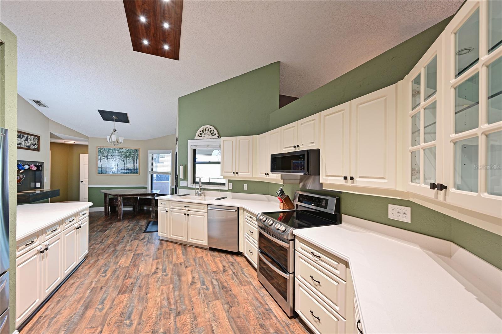 VINTAGE CREEK - Residential