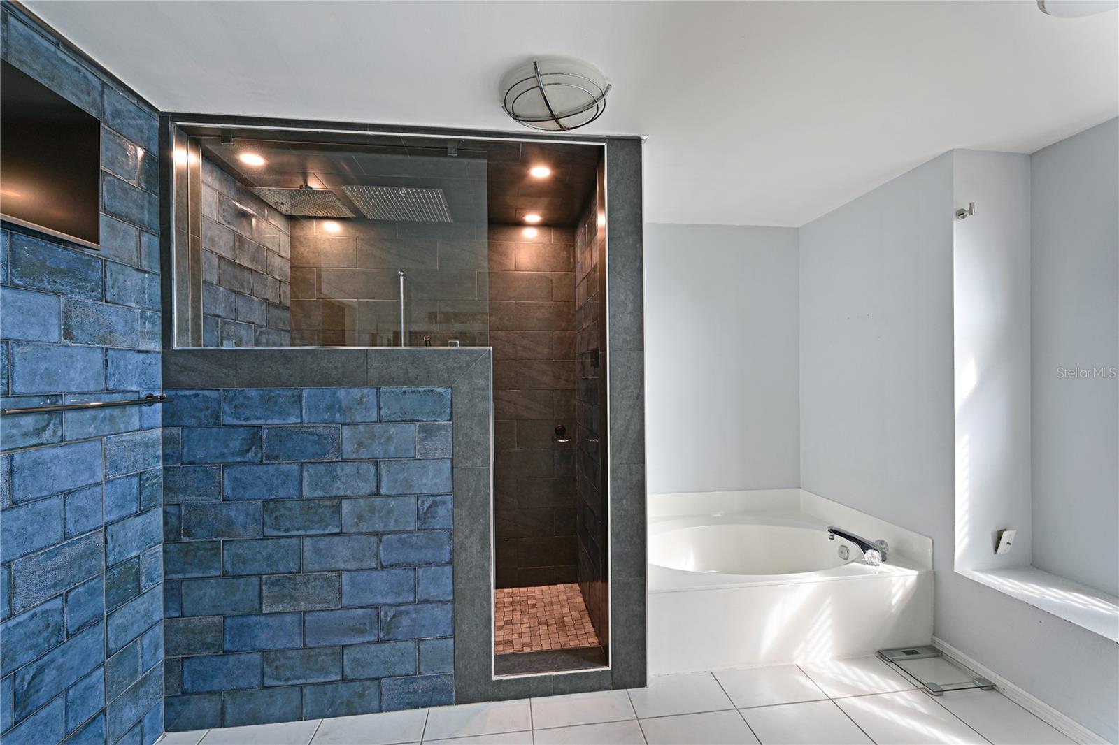 VINTAGE CREEK - Residential