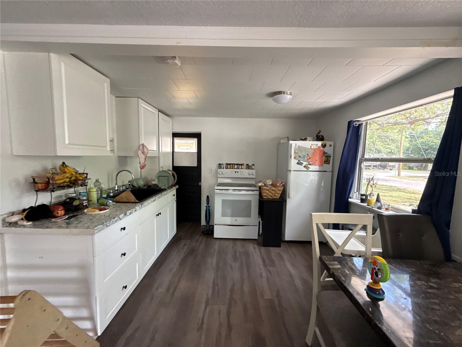 ROOSEVELT GROVES - Residential